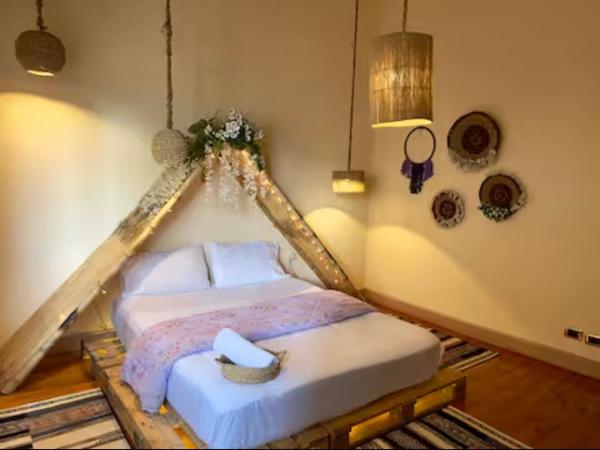 Woody Room in a sharing apartment, Kairo