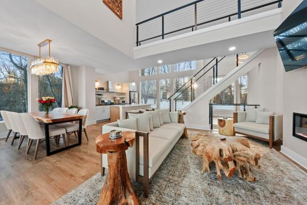 På billedet ses objektet Adamina Canyon Luxurious, Brand New 5BR 3BTH 7 beliggende i byen Rockbridge.