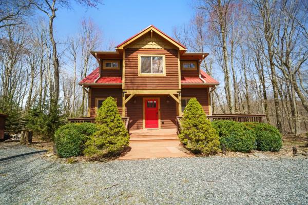 Na fotografii je vidět objekt Cozy Cabin nacházející se ve městě Beech Mountain.