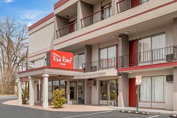 A la foto es mostra l'objecte Red Roof Inn Stroudsburg situat a la ciutat de Stroudsburg.