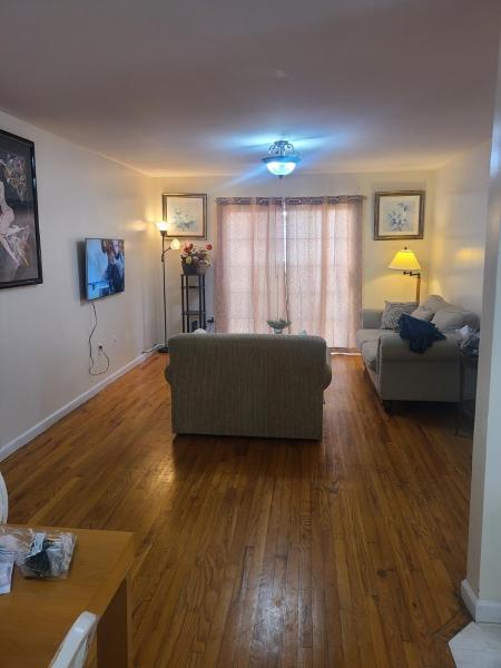 A la foto es mostra l'objecte Amazing family house situat a la ciutat de Newark.