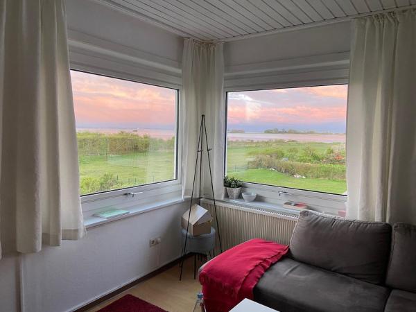Na foto é possível ver o objeto Haus mit Meerblick & Garten localizado na cidade de Albertsdorf.