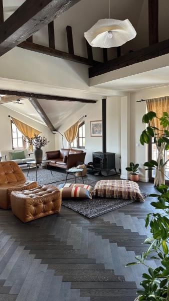 写真にはMoskovets市にあるStylish Two Bedroom Family Villaが写っています。