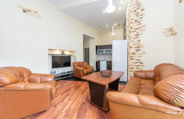 Comfortable Apartment on Mikhaylovskiy lane, Kyjev