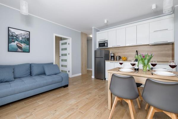 På billedet ses objektet Stylish Apartment Rybacka with Parking by Noclegi Renters beliggende i byen Międzywodzie.