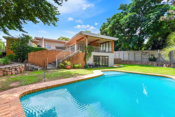 4 Bedroom - Family Home - Tennis Court - Pool - Sandton