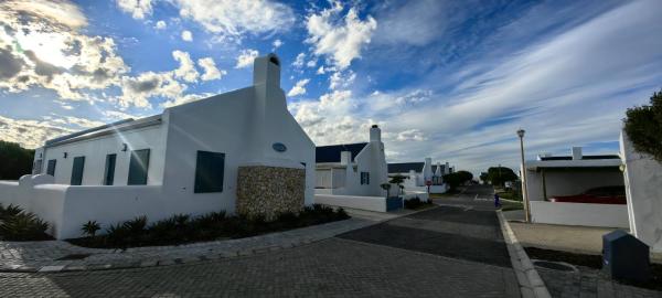 A la foto es mostra l'objecte Pilgrim's Inn - Paternoster situat a la ciutat de Paternoster.