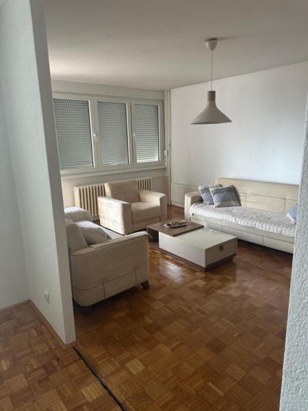 A la foto es mostra l'objecte Stan situat a la ciutat de Zenica.