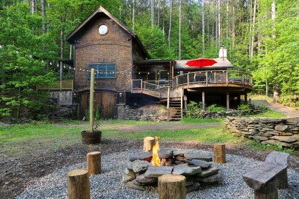 En la foto se muestra el objeto Stunning Catskills Cabin ubicado en la ciudad de Margaretville.