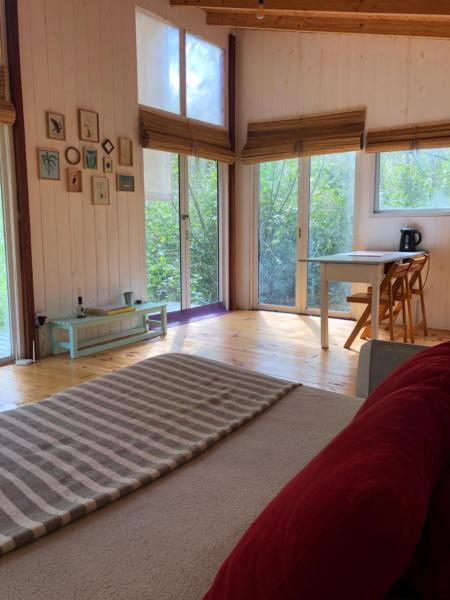 På billedet ses objektet la casa en el rio beliggende i byen Tigre.