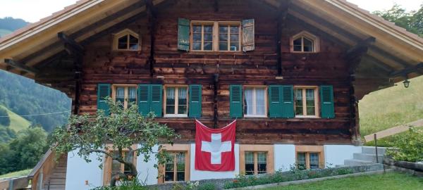 Na foto é possível ver o objeto Dorfblick localizado na cidade de Griesalp.