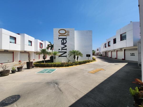 A la foto es mostra l'objecte Hotel Motel Nivel 10 situat a la ciutat de Manzanillo.
