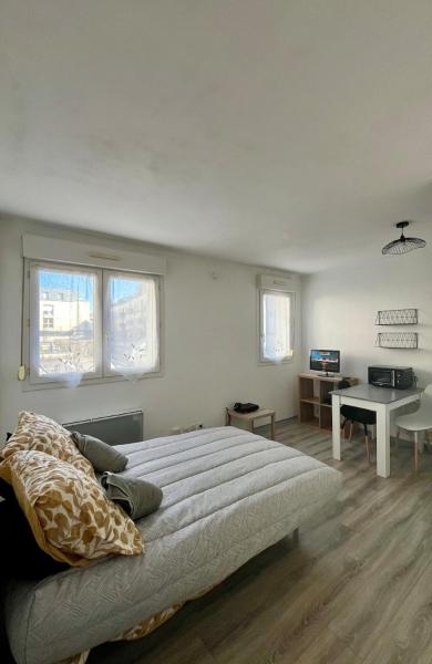 A la foto es mostra l'objecte Studio calme proche de la gare situat a la ciutat de Amiens.