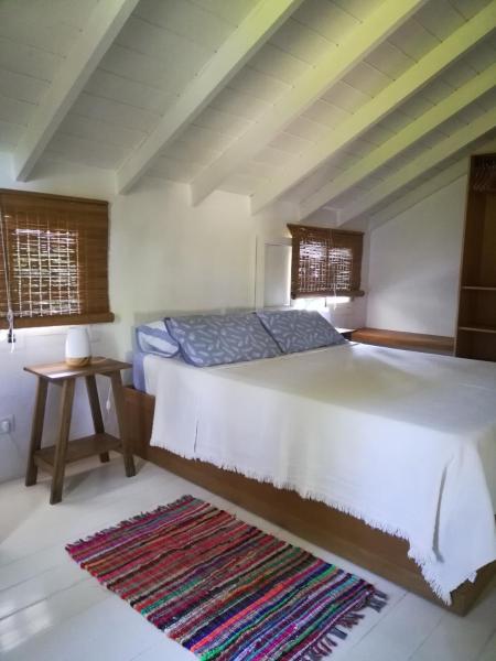 A la foto es mostra l'objecte Blau Marí -la casa- cerca de UADE situat a la ciutat de Pinamar.