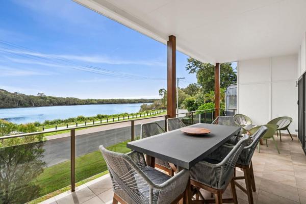 Kuvassa näkyy kohde Currimundi Lake House, joka sijaitsee kaupungissa Kawana Waters.