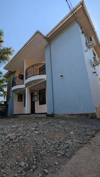 Op de foto is het object Karibu Home resort te zien, gelegen in de stad Arusha.