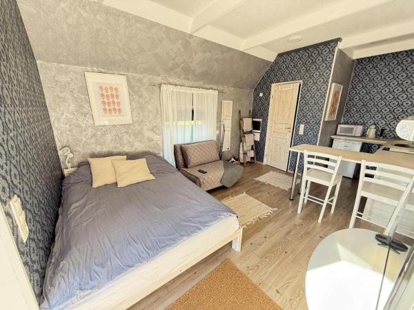 Na zdjęciu widoczny jest obiekt Guesthouse in Kärdla położony w mieście Malvaste.