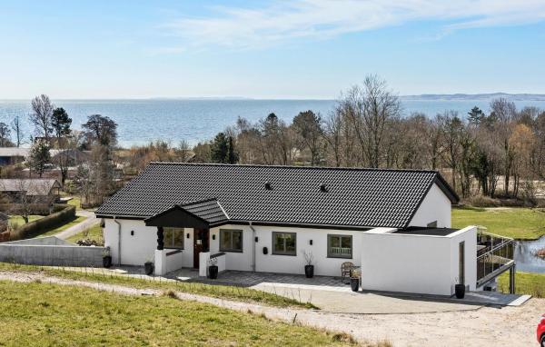 A la foto es mostra l'objecte Nice Home In Ebeltoft situat a la ciutat de Ebeltoft.