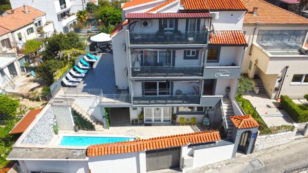 Na foto é possível ver o objeto Villa Naomi localizado na cidade de Split.