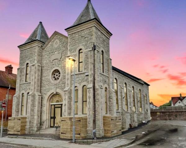 A la foto es mostra l'objecte Hurley - A Converted Church Luxe Apartment situat a la ciutat de Gillingham.