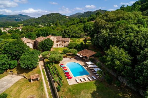 A la foto es mostra l'objecte Les fermes de Rieumal Hameau Cévenol Prestige situat a la ciutat de Soudorgues.