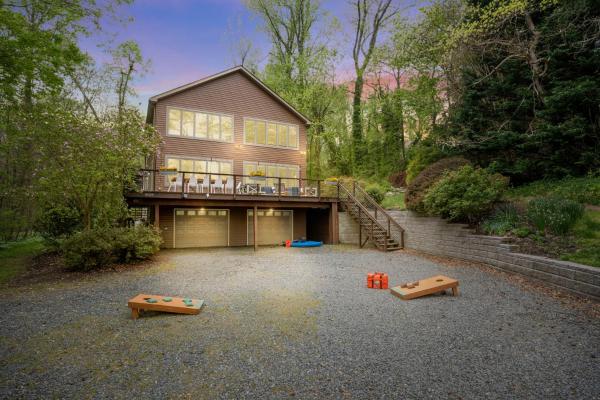 På billedet ses objektet Luxury Bay Family Fun - 5BR, Game Rm, Theater, PingPong w WaterViews beliggende i byen Prince Frederick.