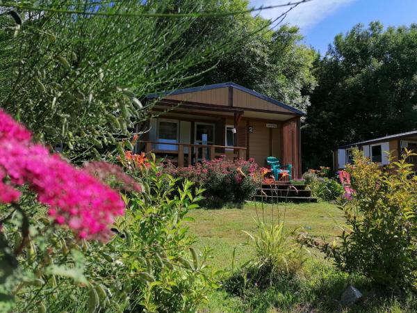 A la foto es mostra l'objecte Hébergement au Lac des Montagnès pour 5 personnes situat a la ciutat de Laprade.