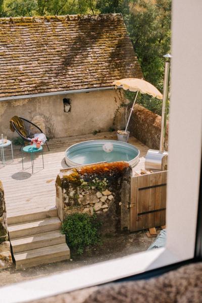 写真にはChalonnes-sous-le-Lude市にあるMaison d'hôtes le détour en pleine natureが写っています。