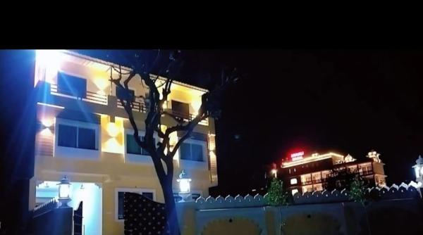 På bildet vises objektet The prem bag hotel debari Udaipur som ligger i byen Debāri.