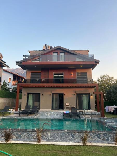 På billedet ses objektet Kayra Villa beliggende i byen Fethiye.