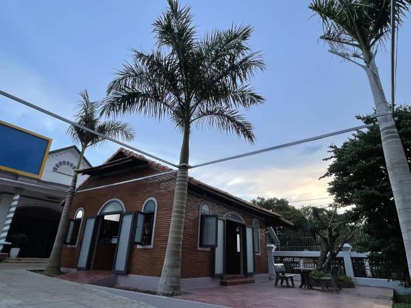 Na zdjęciu widoczny jest obiekt Hoàng Gia 2 Hotel położony w mieście Xóm Ðá Dủng.