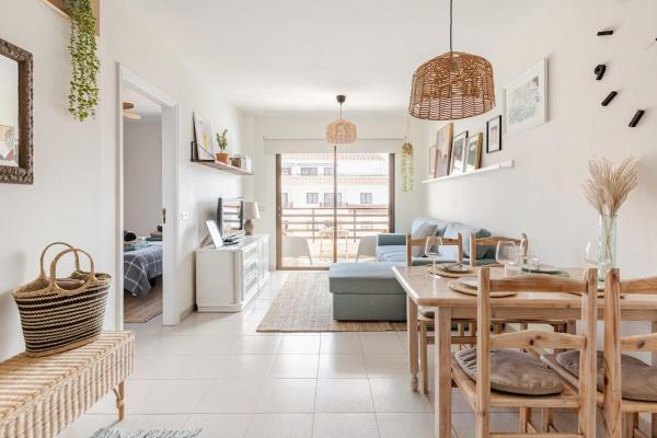 Oceanview Getaway With Pool In Playa La Arena - Santiago del Teide