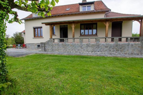 A la foto es mostra l'objecte Gite de mavaleix situat a la ciutat de Chalais.