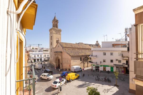 Bustos Tavera Central, Sevilla
