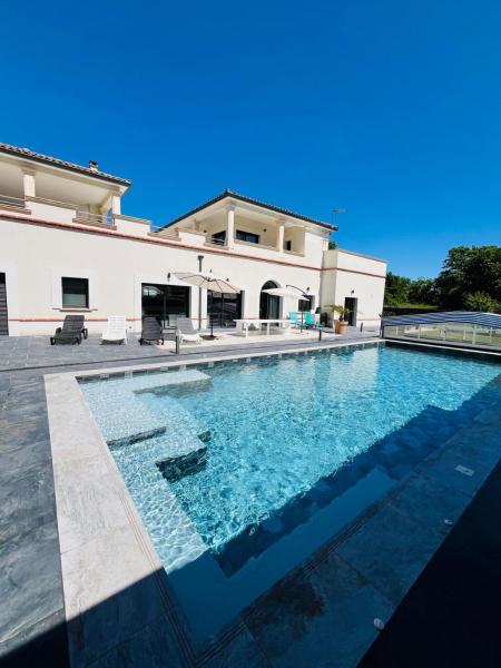 A la foto es mostra l'objecte ONLY YOU option spa, sauna et piscine situat a la ciutat de Castelmayran.