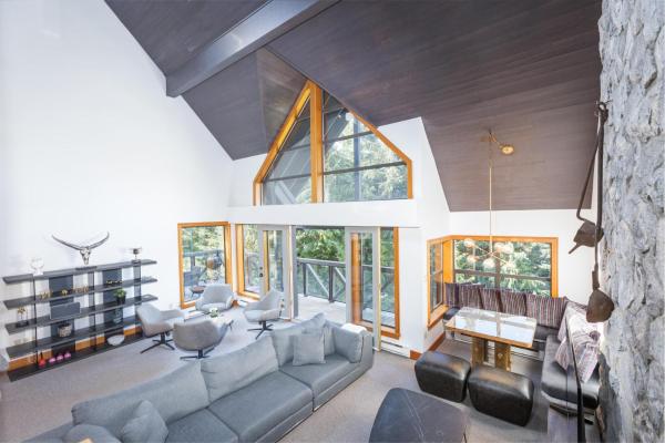 På bildet vises objektet Pinnacle Ridge 06 som ligger i byen Whistler.