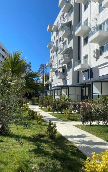 A la foto es mostra l'objecte Hira apartment situat a la ciutat de Golem.