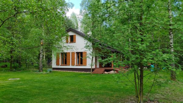 Na foto é possível ver o objeto Lisisko localizado na cidade de Esterka.