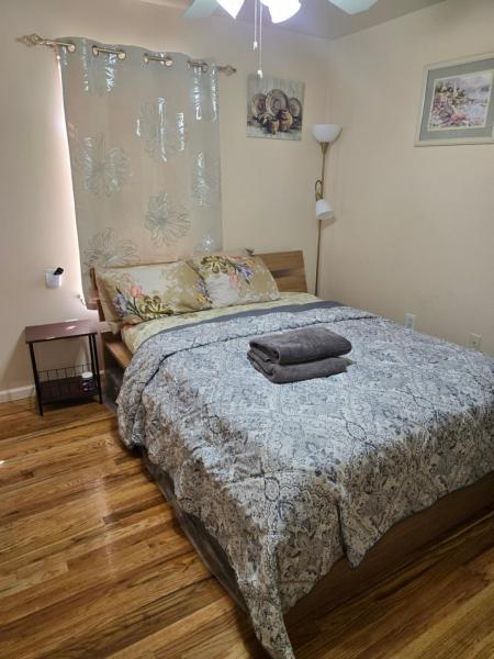 Na zdjęciu widoczny jest obiekt Honey queen room 5 położony w mieście Newark.