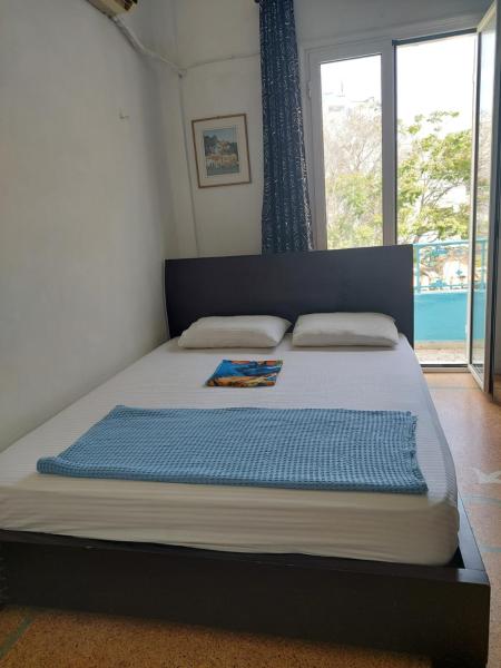 Kuvassa näkyy kohde SHARED ROOMS LEPENIOTU NEAR ACROPOLIS &MONASTIRAKi, joka sijaitsee kaupungissa Ateena.