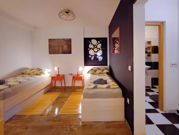 Στη φωτογραφία φαίνεται το αντικείμενο Ivana Rooms που βρίσκεται στην πόλη Πούλα.