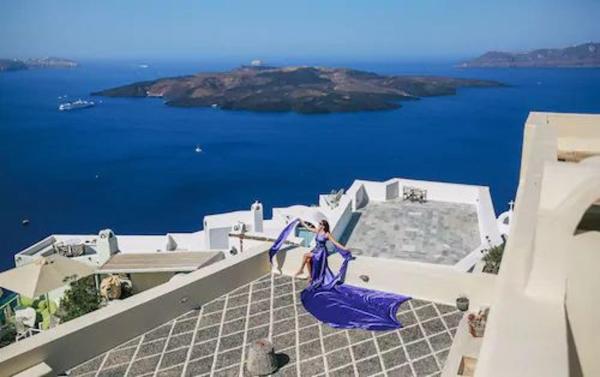 A la foto es mostra l'objecte Beautiful Santorini Villa Villa Galázio 2 Bedrooms Private Terrace & Breathtaking Caldera Views Fira situat a la ciutat de Fira.
