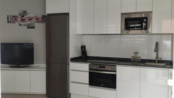 На фото показан объект Entrepuertos, расположенный в городе Сьеиро.