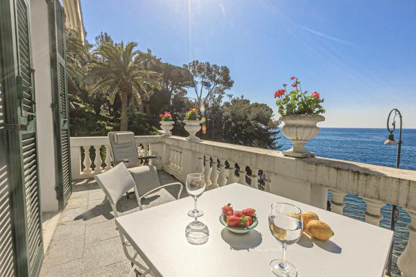 Na fotografii je vidět objekt iFlat Residenza il Boschetto nacházející se ve městě Rapallo.