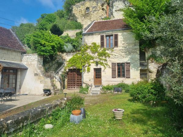 A la foto es mostra l'objecte Maison semi troglodyte situat a la ciutat de Bourré.