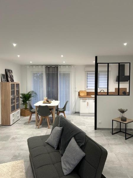 Nella foto è visibile l'oggetto Charmante maison de plain pied situato nella città di Bourth.