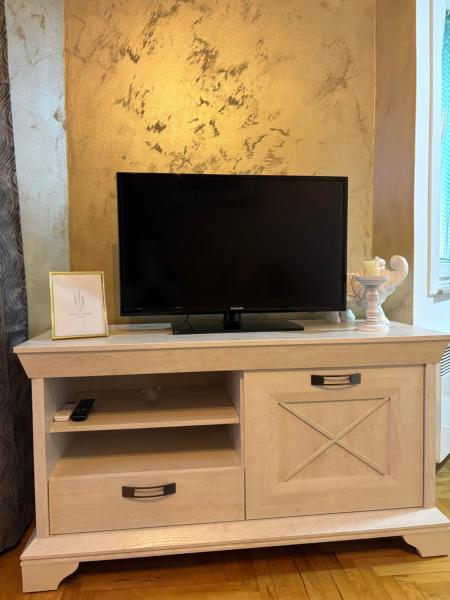 Na zdjęciu widoczny jest obiekt Castello apartman położony w mieście Brczko.