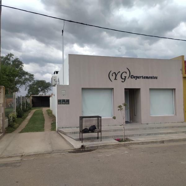 Na zdjęciu widoczny jest obiekt YG departamentos Carhué N2 położony w mieście Carhué.