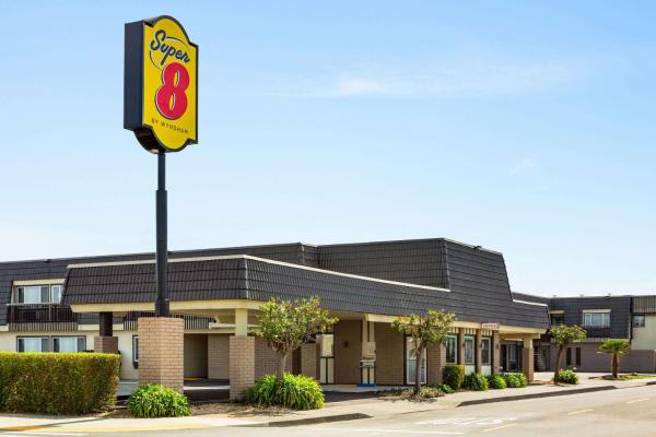 Foto 9: Super 8 by Wyndham Eureka
