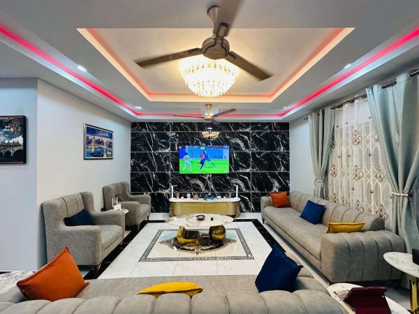 Na fotografii je vidět objekt Lexsarp Apartments nacházející se ve městě Afienya.